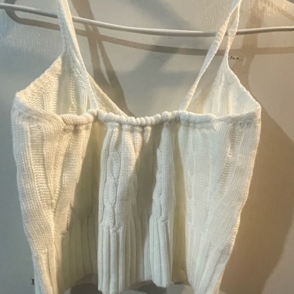 Small cropped white tank top - Picture 2 of 3